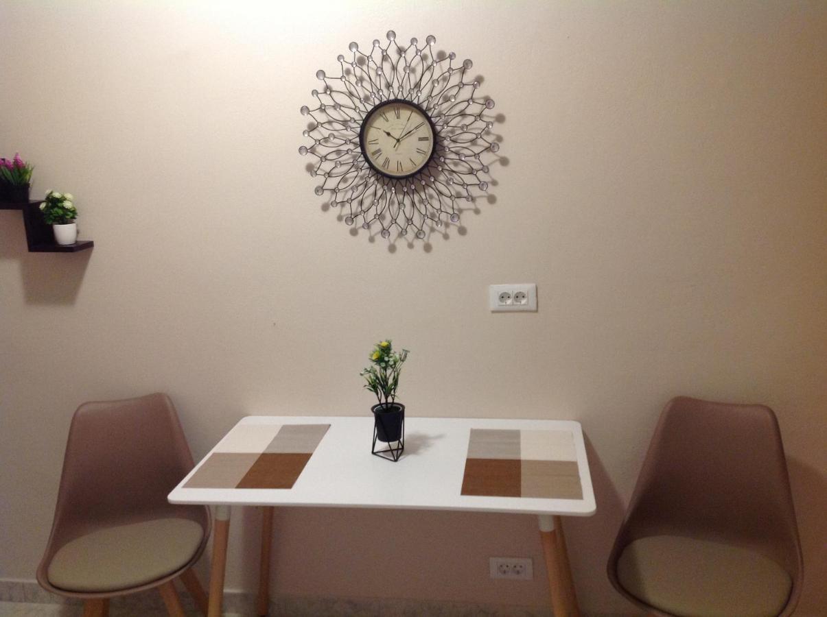 Pansion Zaharoula Hotel Fira  Bagian luar foto