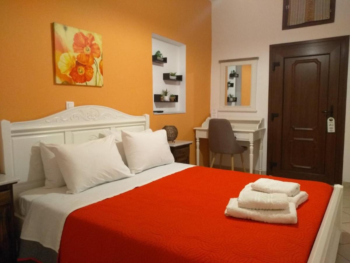 Pansion Zaharoula Hotel Fira  Bagian luar foto
