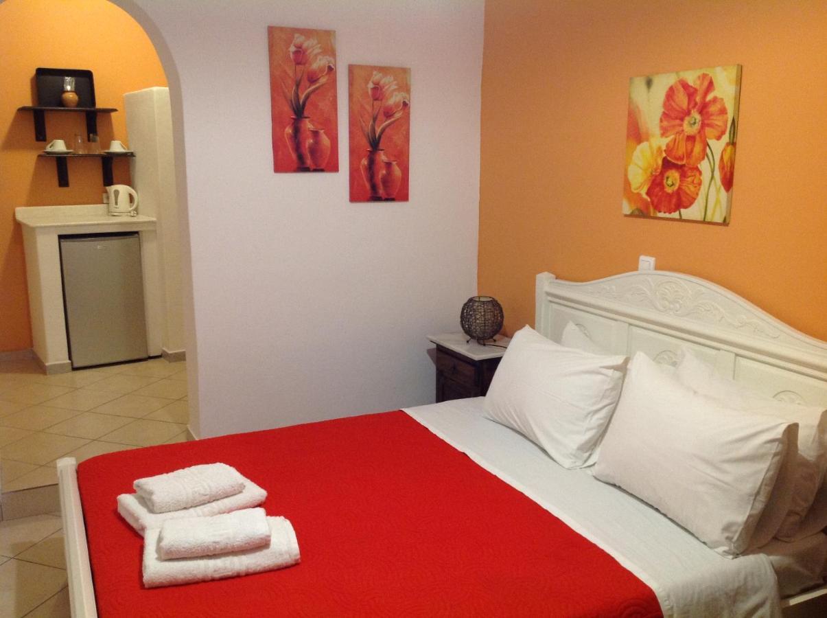 Pansion Zaharoula Hotel Fira  Bagian luar foto