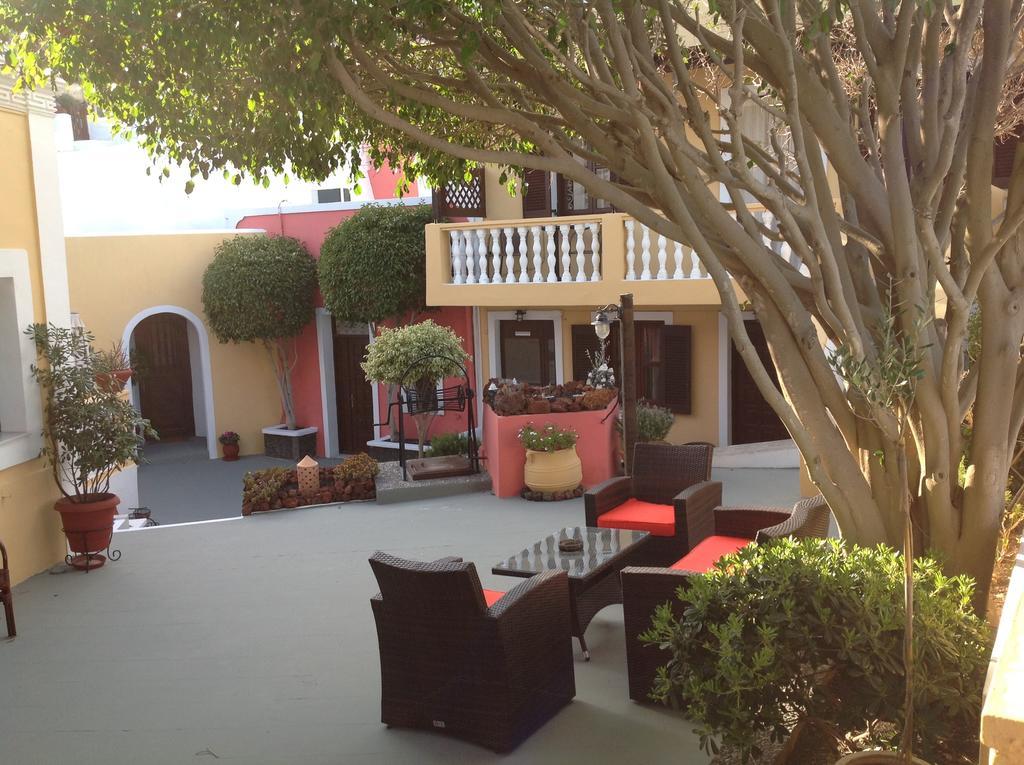Pansion Zaharoula Hotel Fira  Bagian luar foto