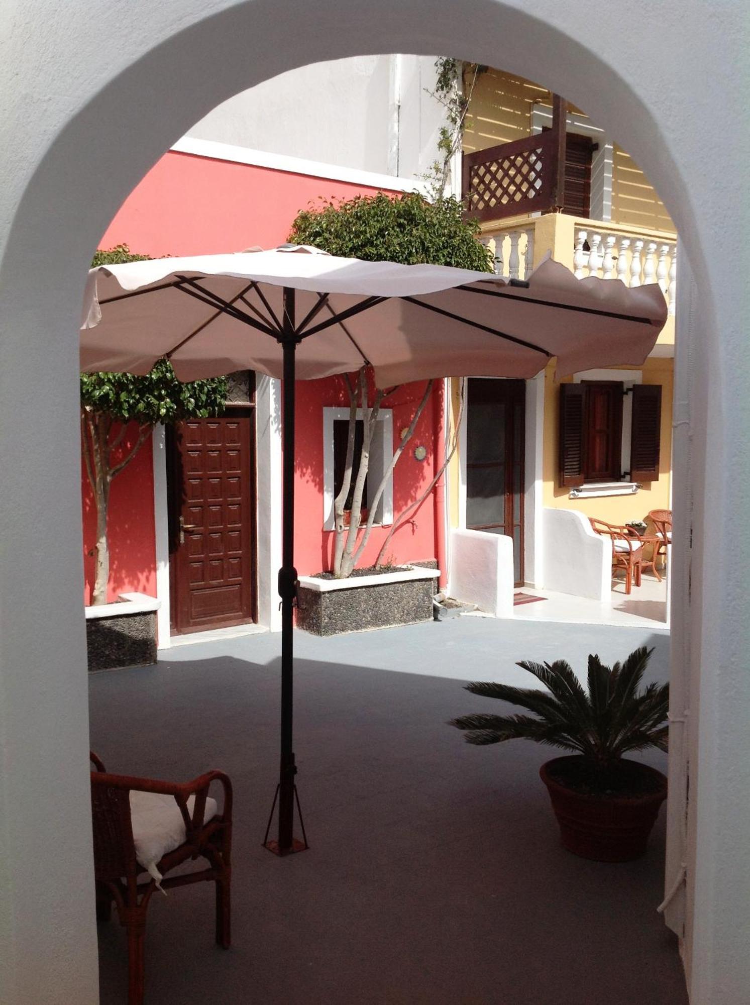 Pansion Zaharoula Hotel Fira  Bagian luar foto