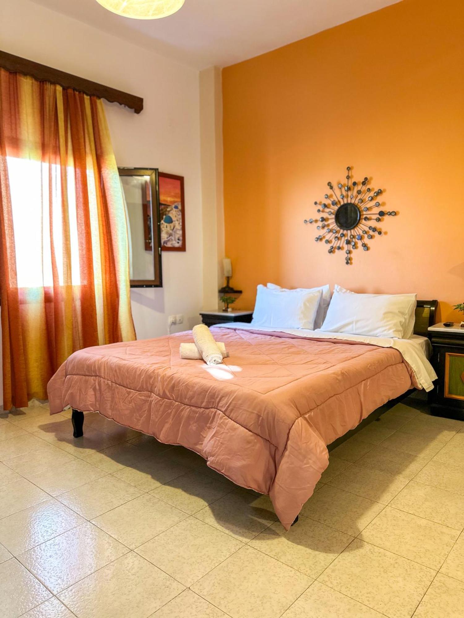 Pansion Zaharoula Hotel Fira  Bagian luar foto