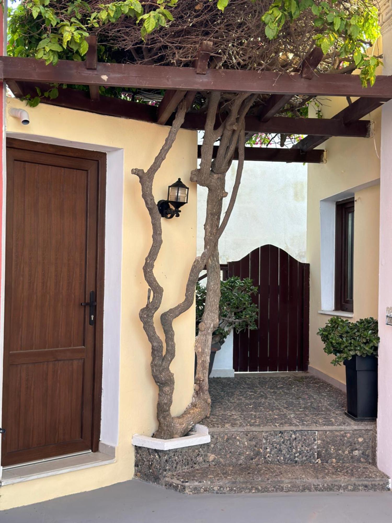 Pansion Zaharoula Hotel Fira  Bagian luar foto