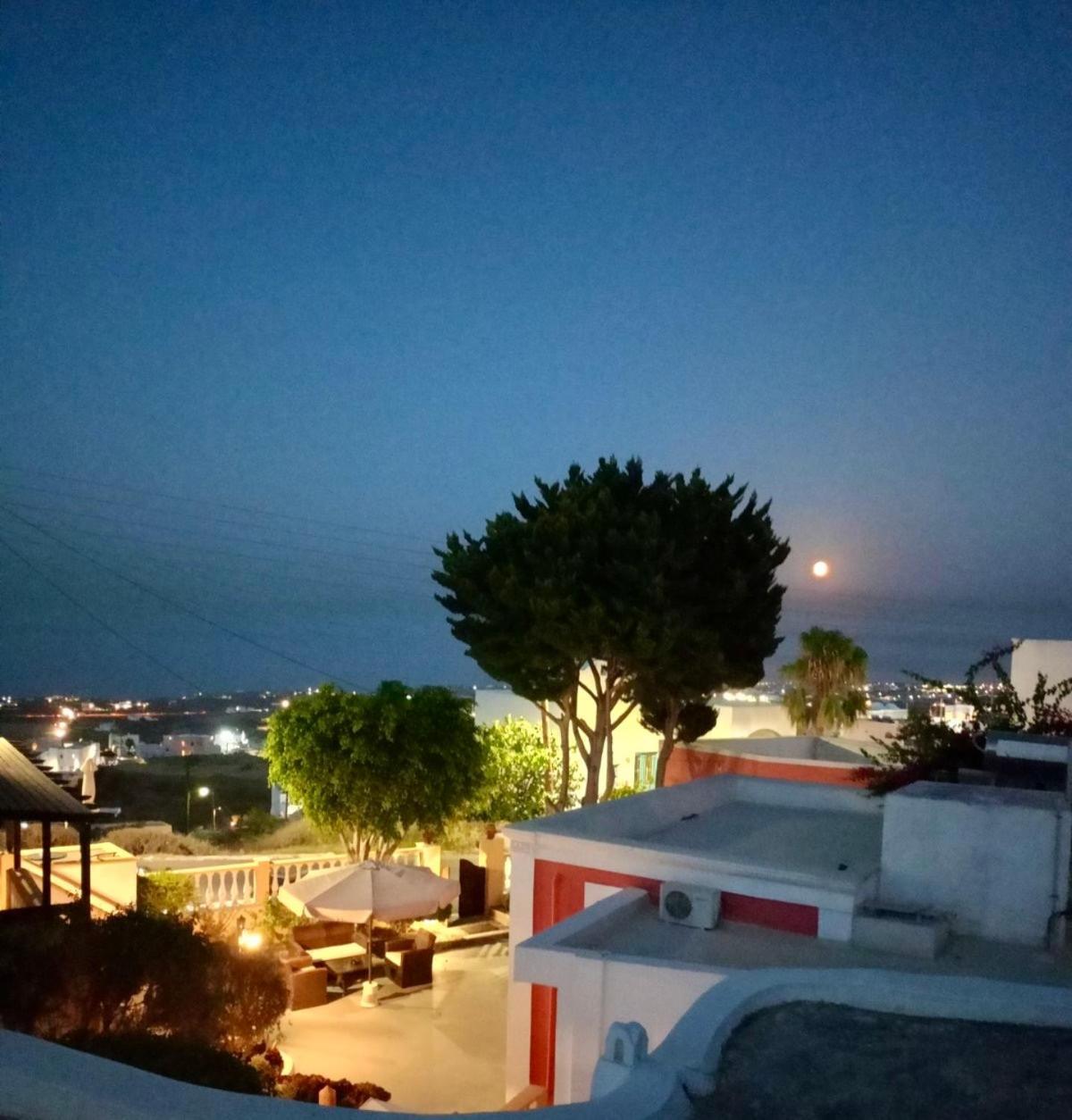 Pansion Zaharoula Hotel Fira  Bagian luar foto