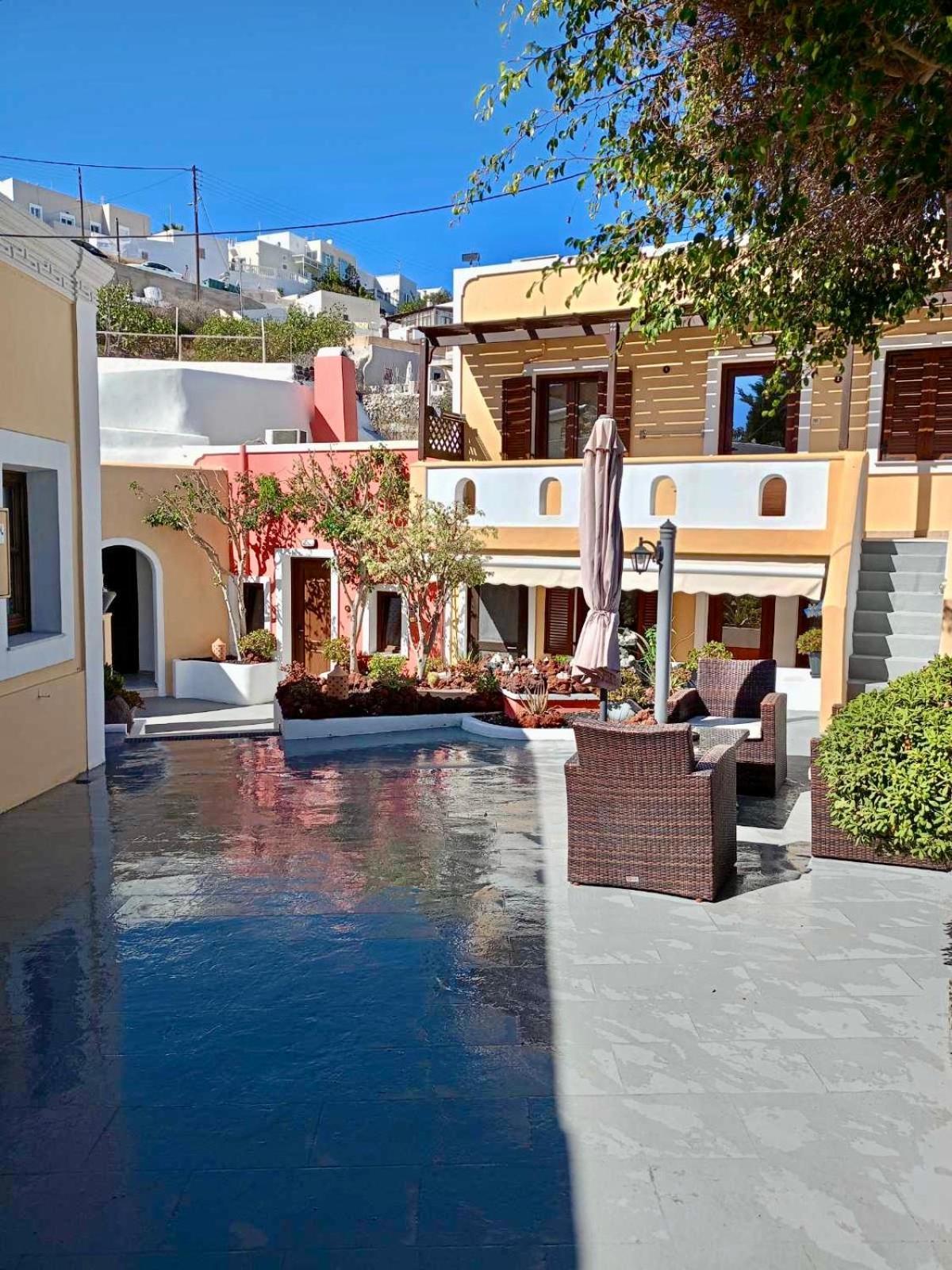 Pansion Zaharoula Hotel Fira  Bagian luar foto