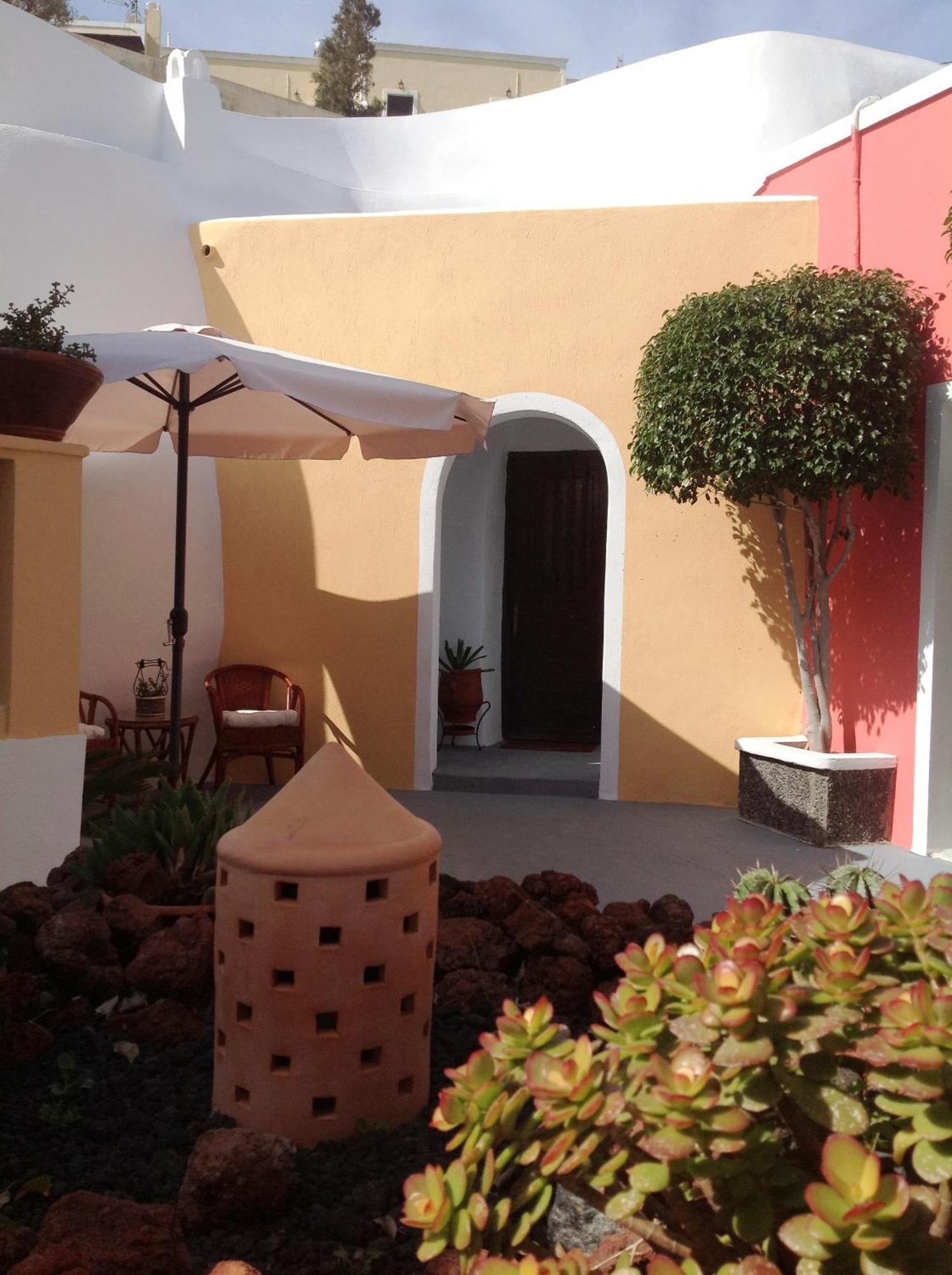 Pansion Zaharoula Hotel Fira  Bagian luar foto