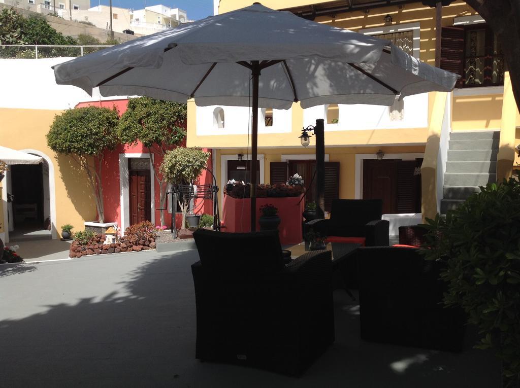 Pansion Zaharoula Hotel Fira  Bagian luar foto
