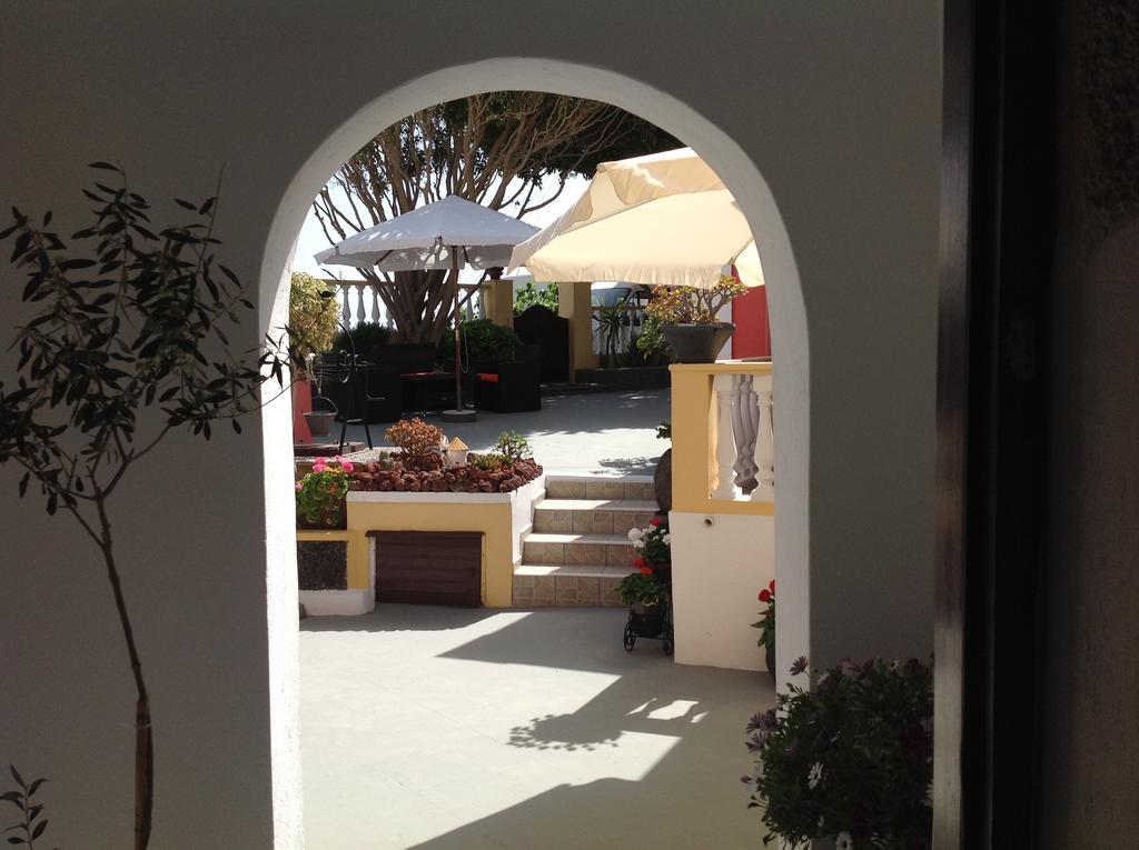 Pansion Zaharoula Hotel Fira  Bagian luar foto