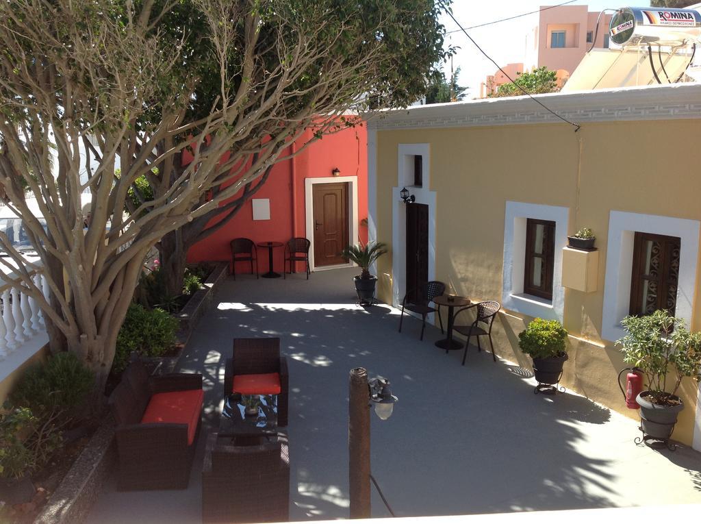 Pansion Zaharoula Hotel Fira  Bagian luar foto