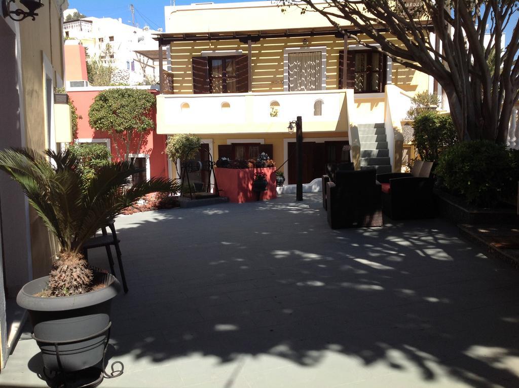 Pansion Zaharoula Hotel Fira  Bagian luar foto