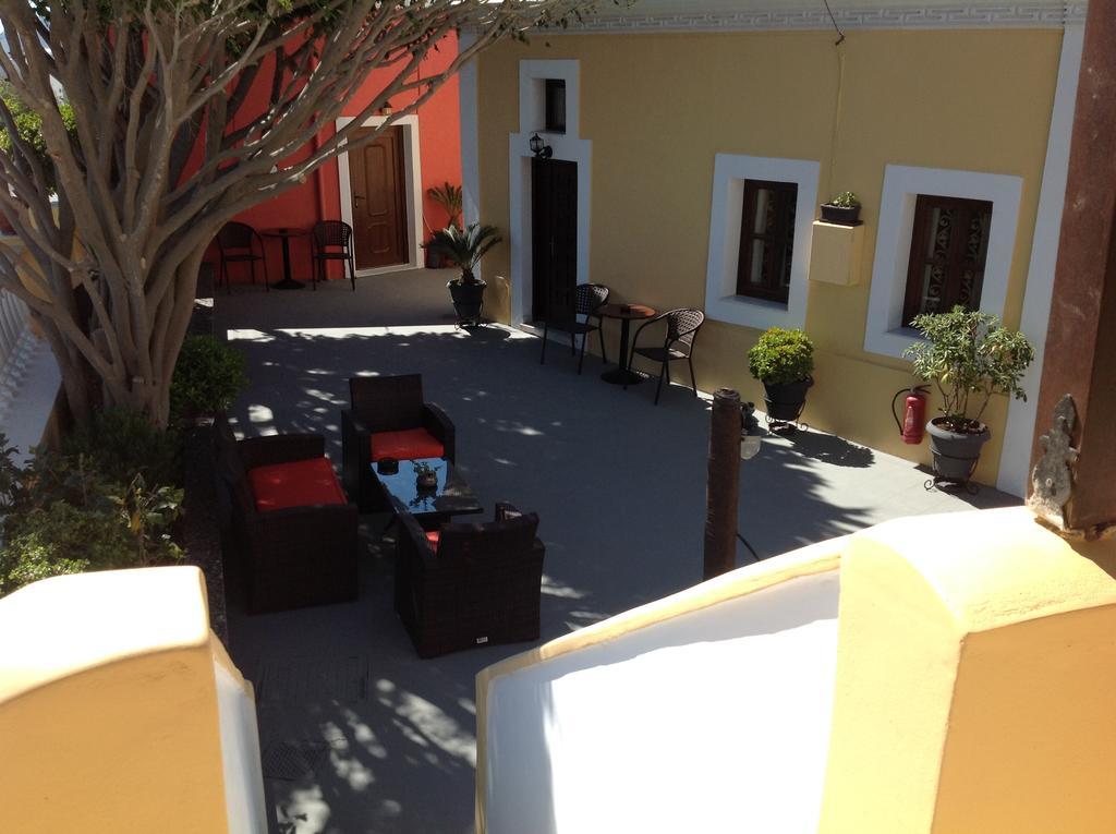 Pansion Zaharoula Hotel Fira  Bagian luar foto