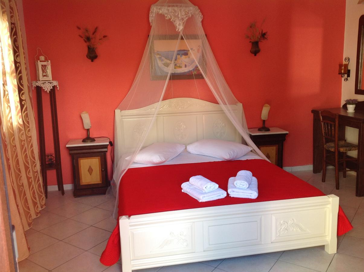 Pansion Zaharoula Hotel Fira  Bagian luar foto