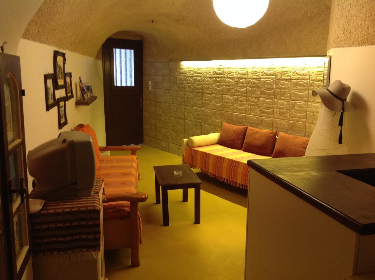 Pansion Zaharoula Hotel Fira  Bagian luar foto