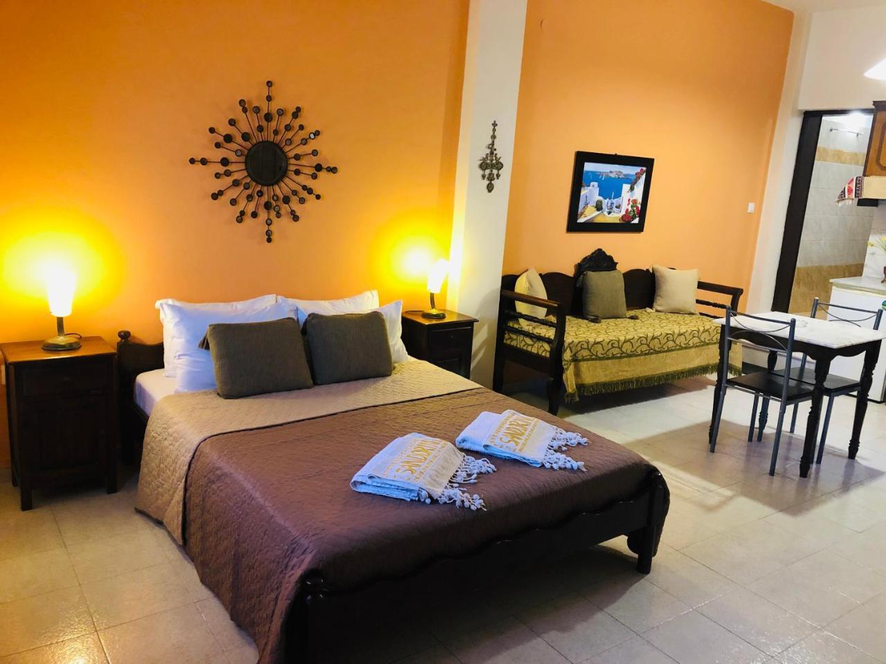 Pansion Zaharoula Hotel Fira  Bagian luar foto