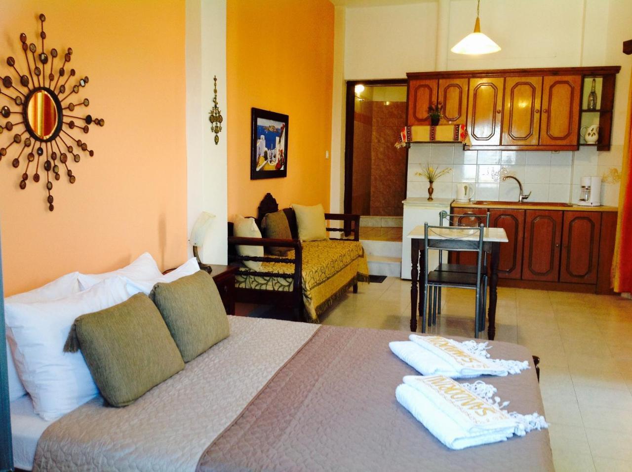 Pansion Zaharoula Hotel Fira  Bagian luar foto